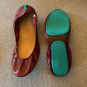 Tieks never worn flats, dark red patent, size 11